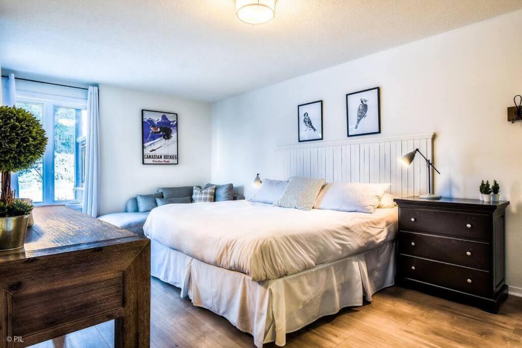 Chic Mt-Tremblant Condo With View On The Lake By Denstays Мон-Трамблан Экстерьер фото